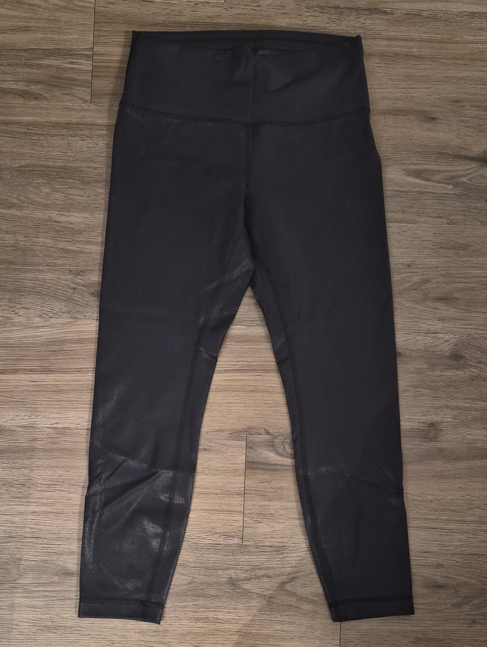 EUC Lululemon Shiny Black Leggings Size 8
